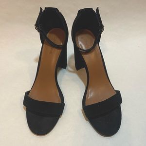 Indigo Rd. Suede, block healed sandals